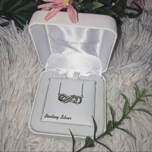 DILLARDS INFINITY NECKLACE